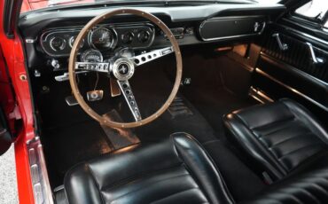Ford-Mustang-1965-Red-Black-4