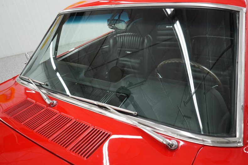 Ford-Mustang-1965-Red-Black-42