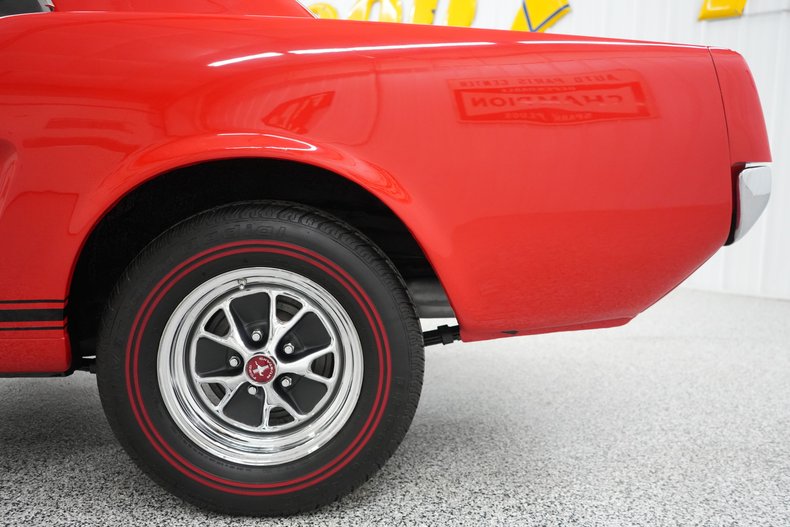Ford-Mustang-1965-Red-Black-45