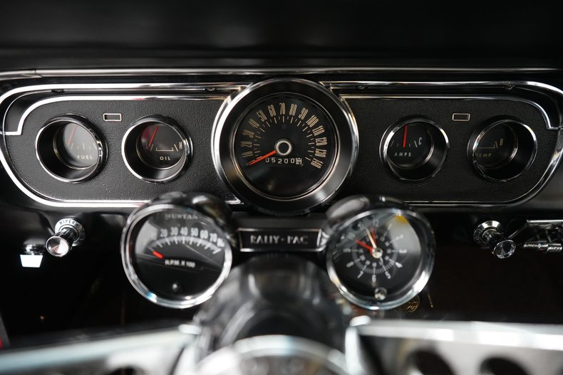 Ford-Mustang-1965-Red-Black-6