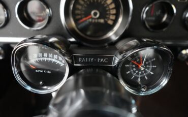 Ford-Mustang-1965-Red-Black-7