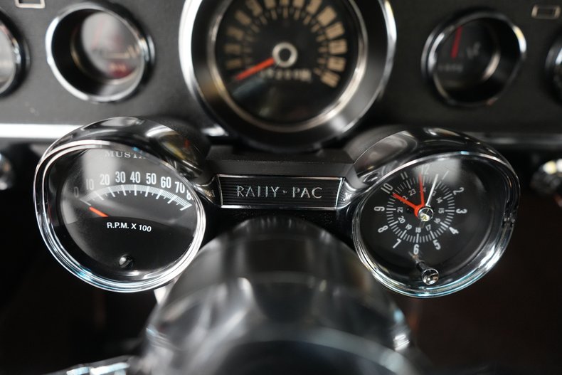 Ford-Mustang-1965-Red-Black-7