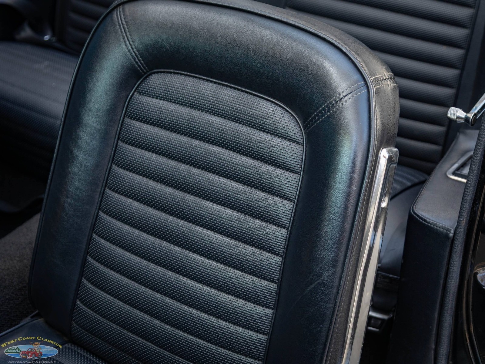 Ford-Mustang-1966-2-Door-Convertible-29