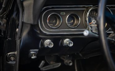 Ford-Mustang-1966-2-Door-Convertible-36