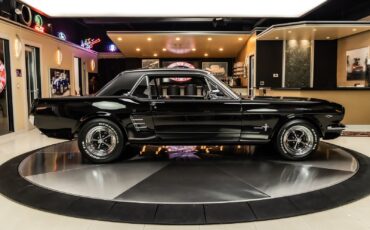 Ford-Mustang-1966-Coupe-10