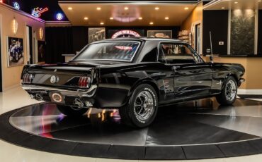 Ford-Mustang-1966-Coupe-11