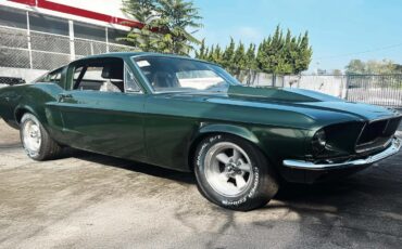 Ford-Mustang-1967-Highland-Green-Black-5