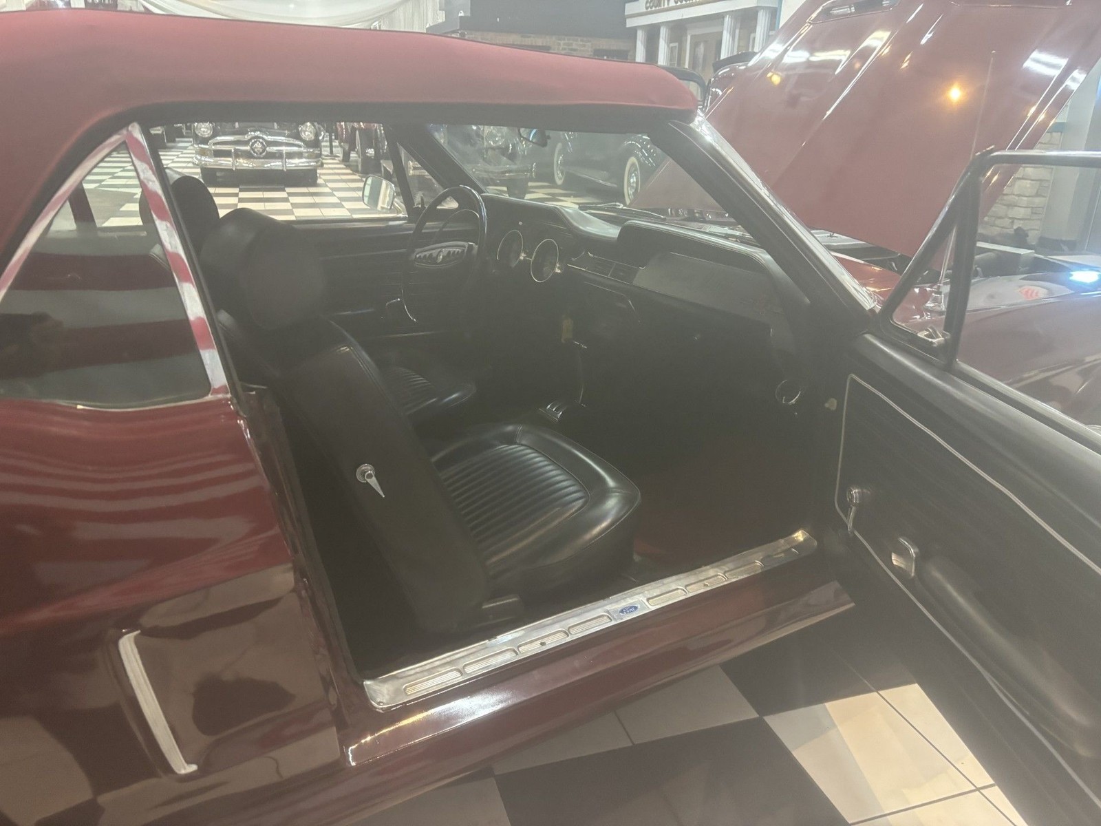 Ford-Mustang-1968-Convertble-16