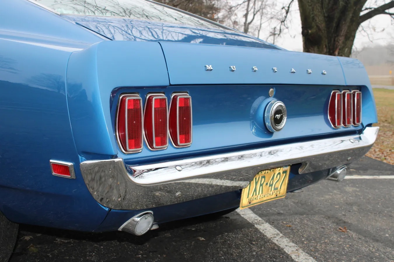 Ford-Mustang-1969-Acapulco-Blue-Black