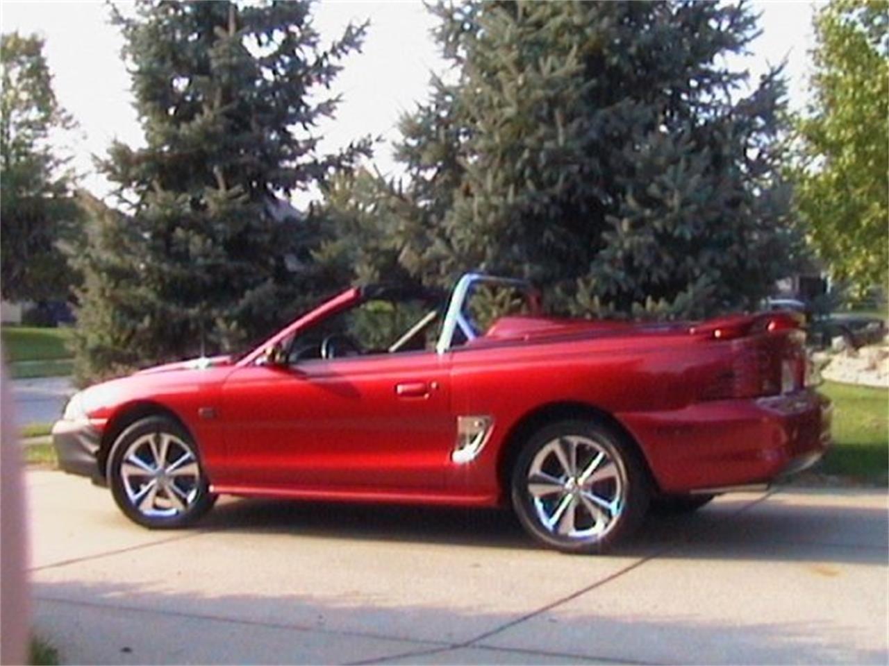 Ford-Mustang-gt-1994-Laser-Red-Black
