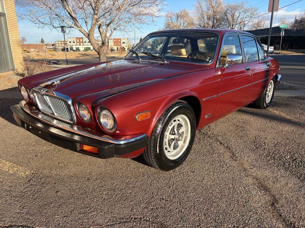 Jaguar XJ6 1983 Sedan
