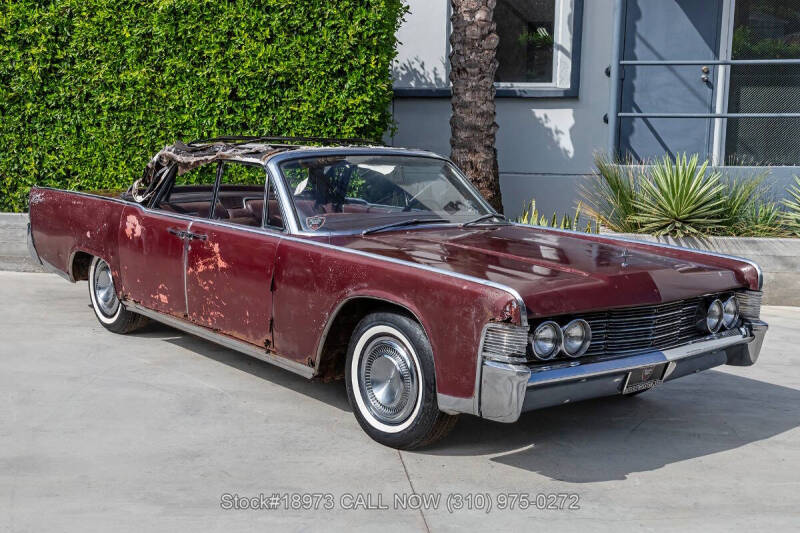 Lincoln-Continental-1965-Royal-Maroon