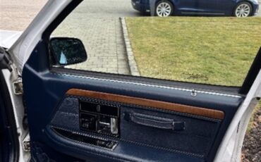 Lincoln-Continental-1993-Sedan-9