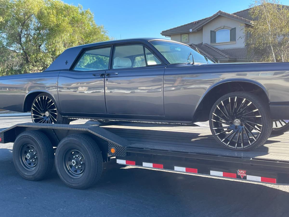 Lincoln-continental-1969-grey-1