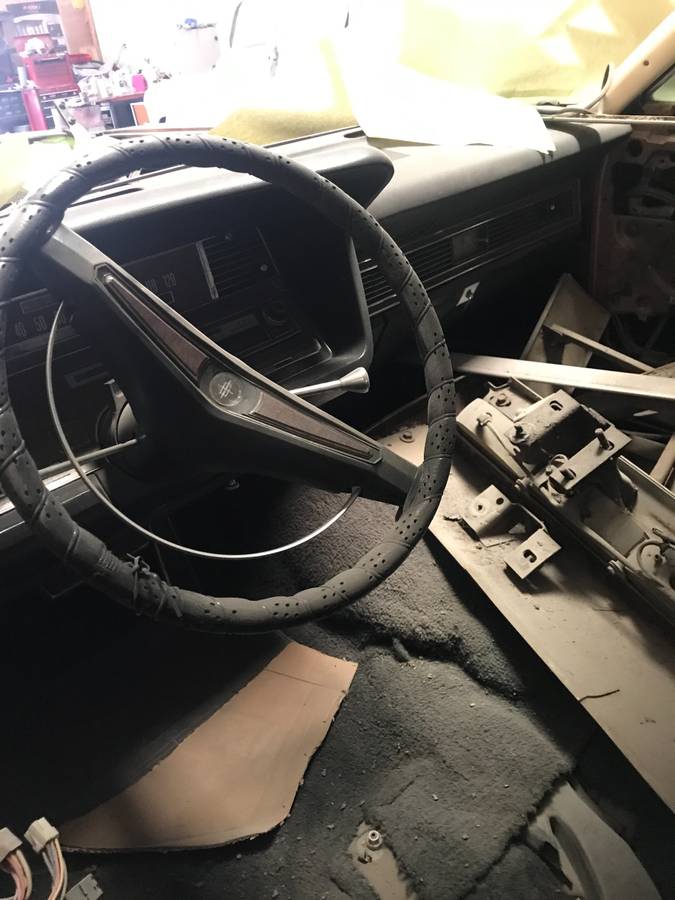 Lincoln-continental-1969-grey-2