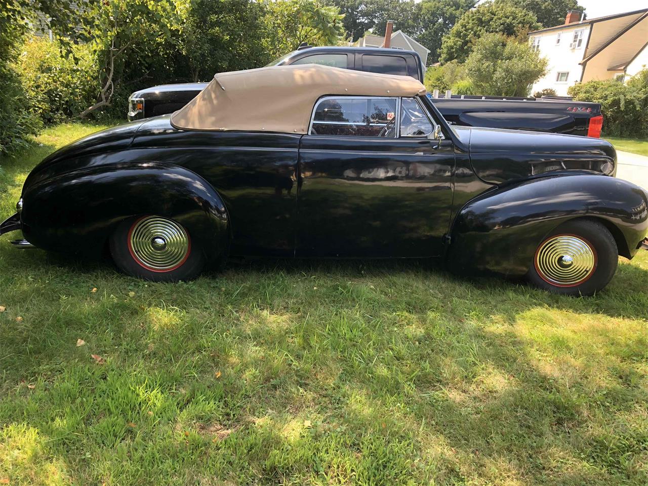 Mercury-Convertible-1940-Black-Red