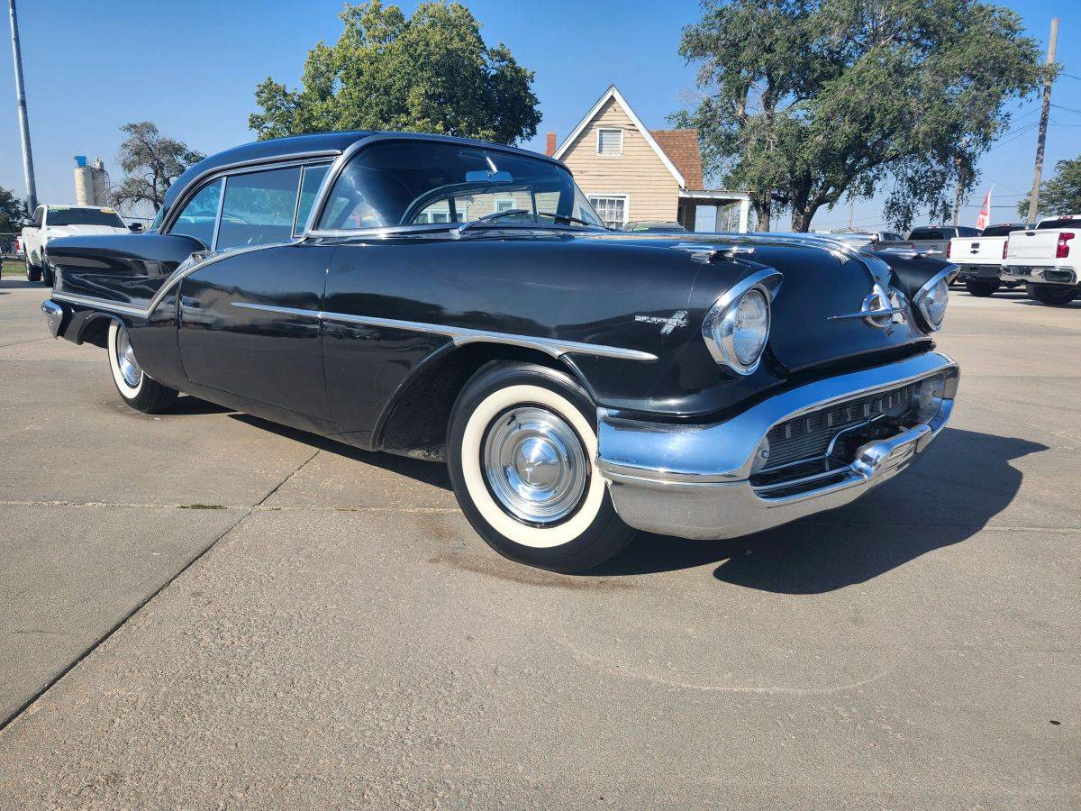 Oldsmobile-super-88-1957-black