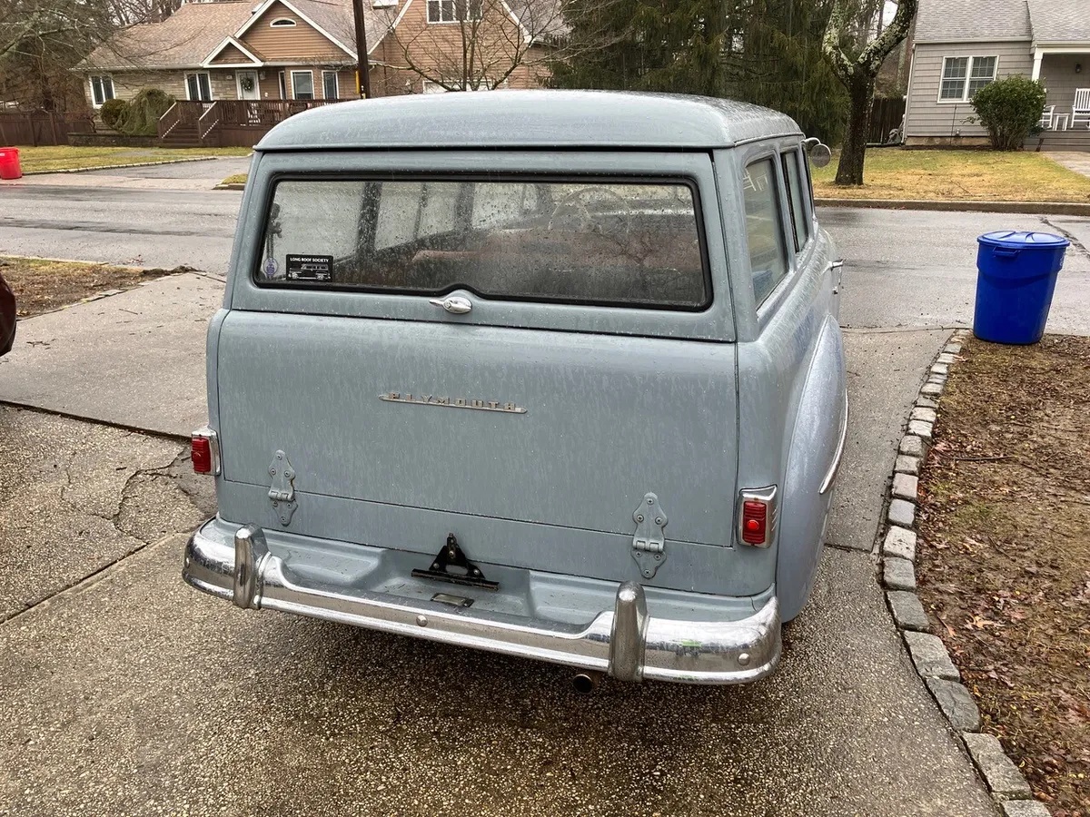 Plymouth-Suburban-1950-Blue-Tan