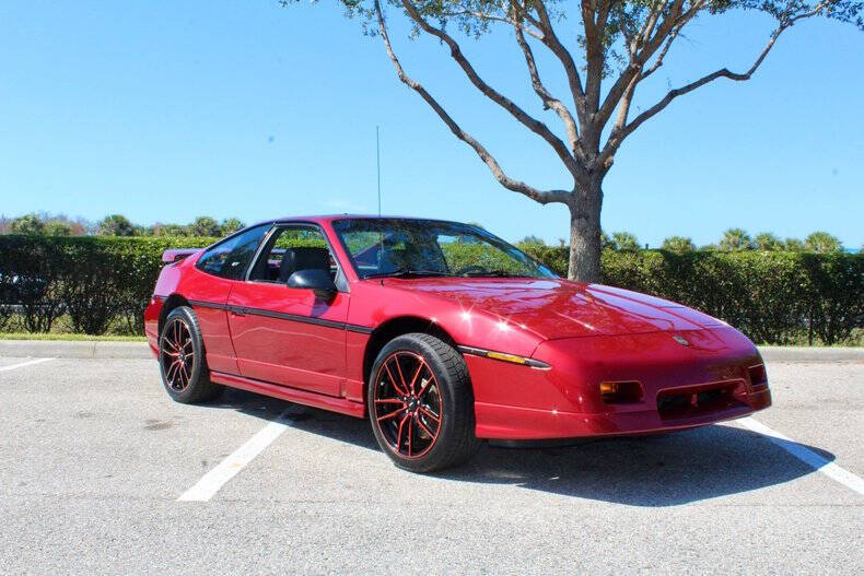 Pontiac-Fiero-1988-Burgandy