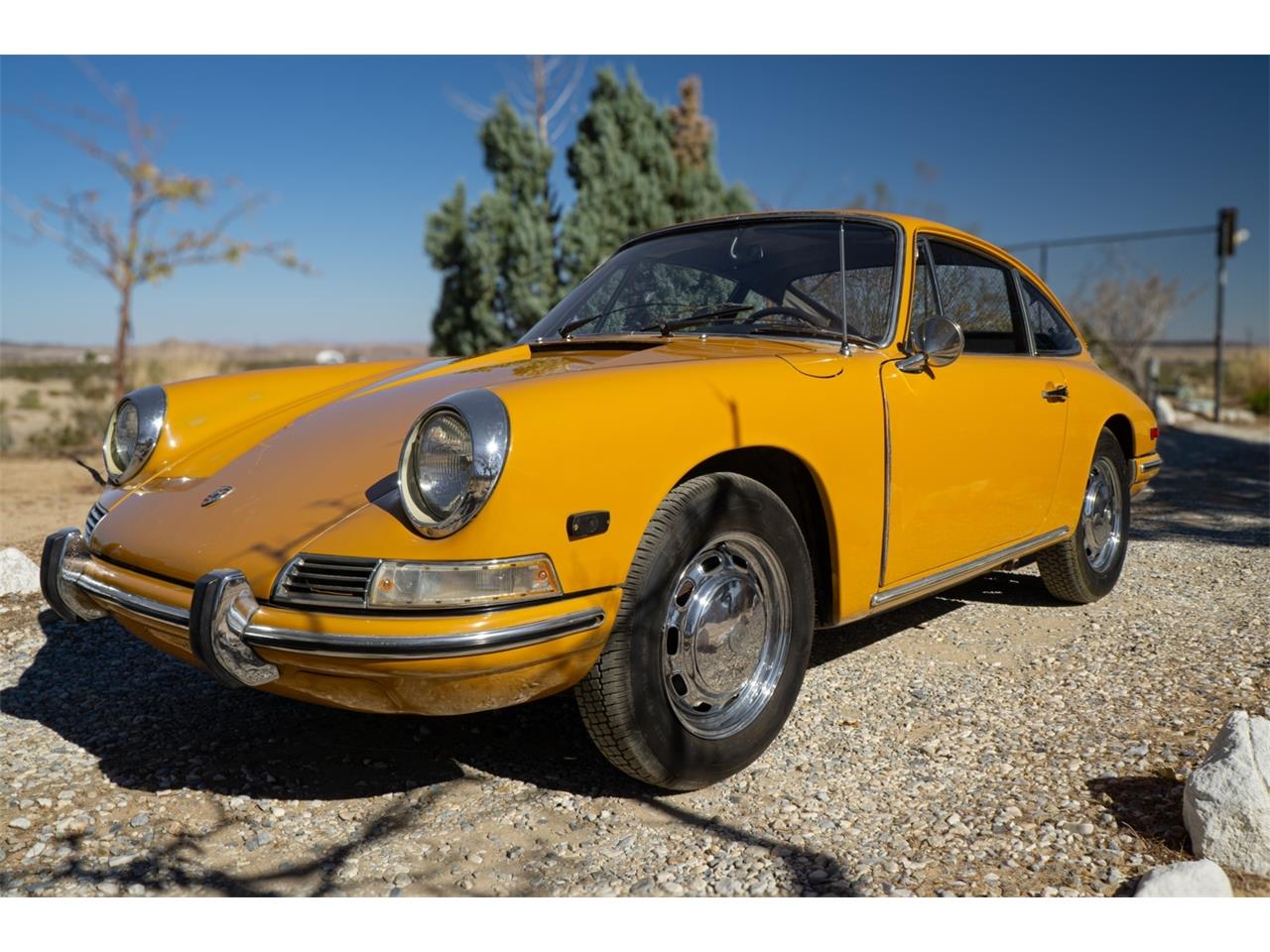 Porsche-912-1968-Bahama-Yellow-Black
