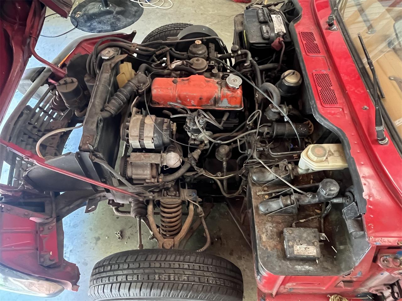 Triumph-Spitfire-1978-Red-Tan