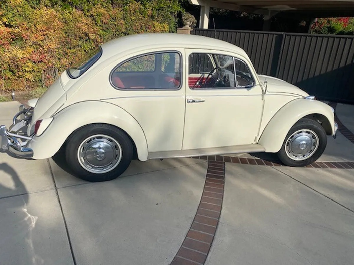 Volkswagen-1300-1967-Lotus-White-Lotus-White-With-Red-Seats