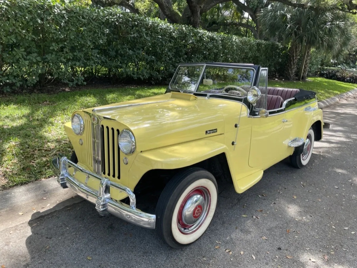 Willys-Jeepster-1949