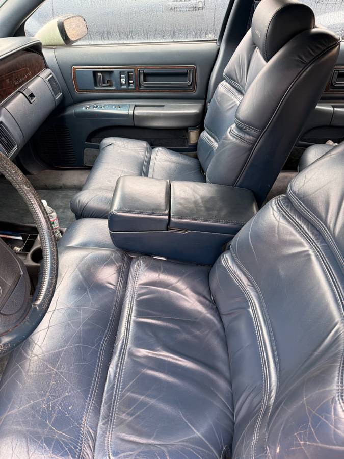 Buick-Roadmaster-sedan-1992-white