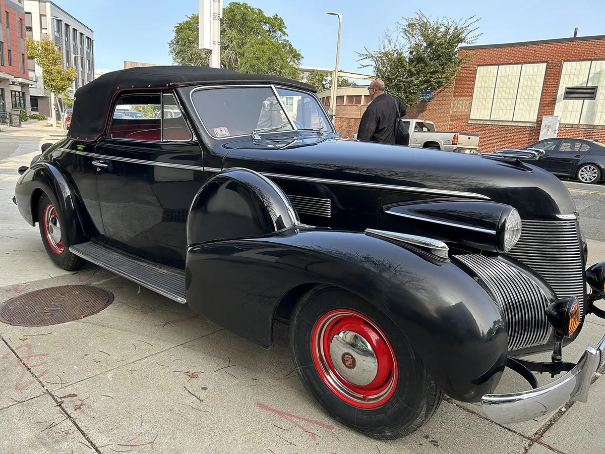 Cadillac-61-1939