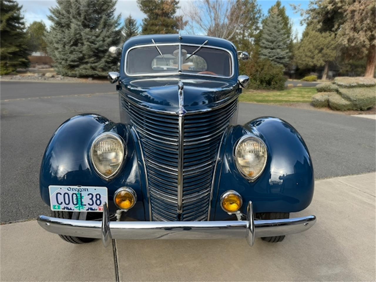 Ford-Coupe-1938-Washington-Blue-Tan