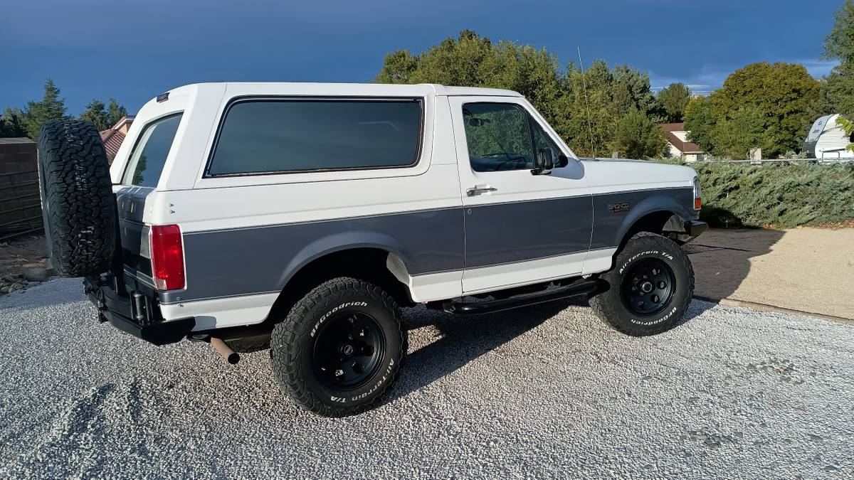 Frord-bronco-1992-white