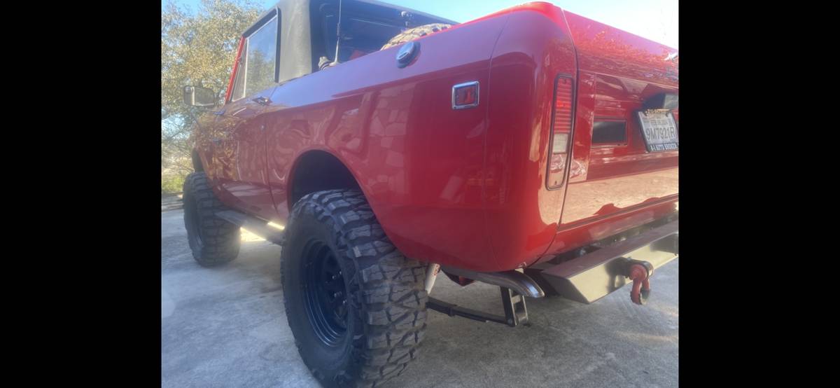 International-ihc-Scout-1975-red