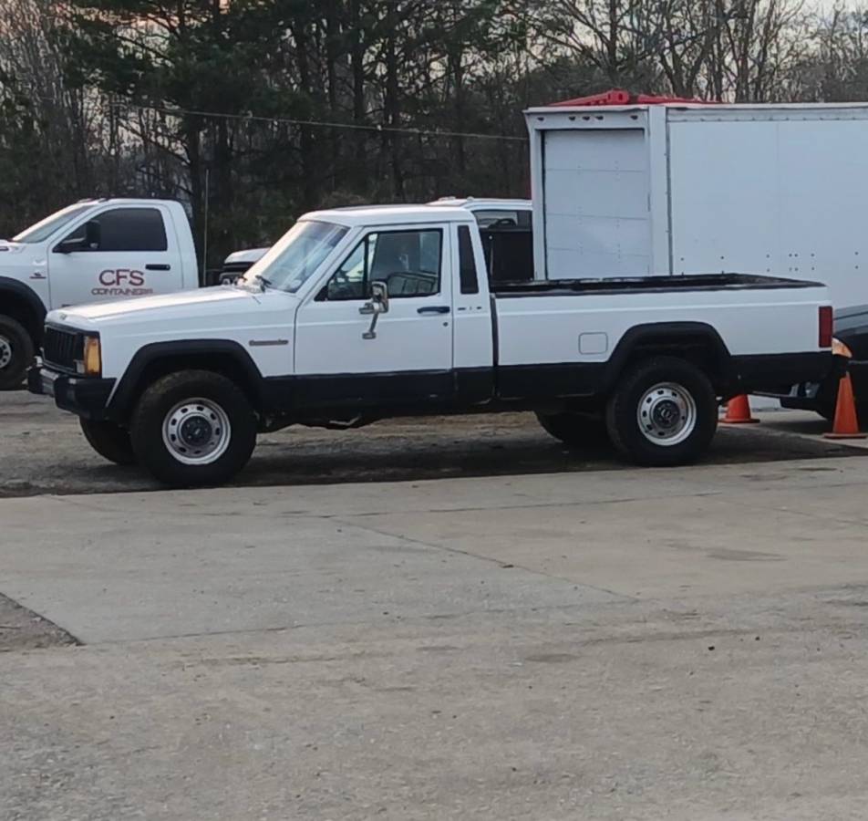 Jeep-Comanche-1988-white