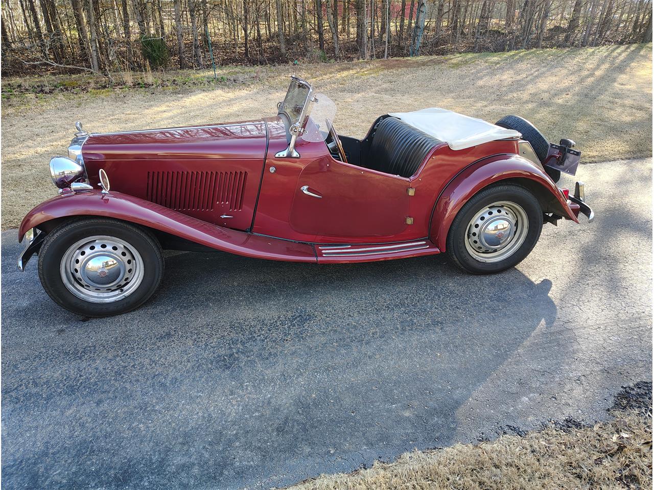 Mg-Td-1951-Burgundy-Black