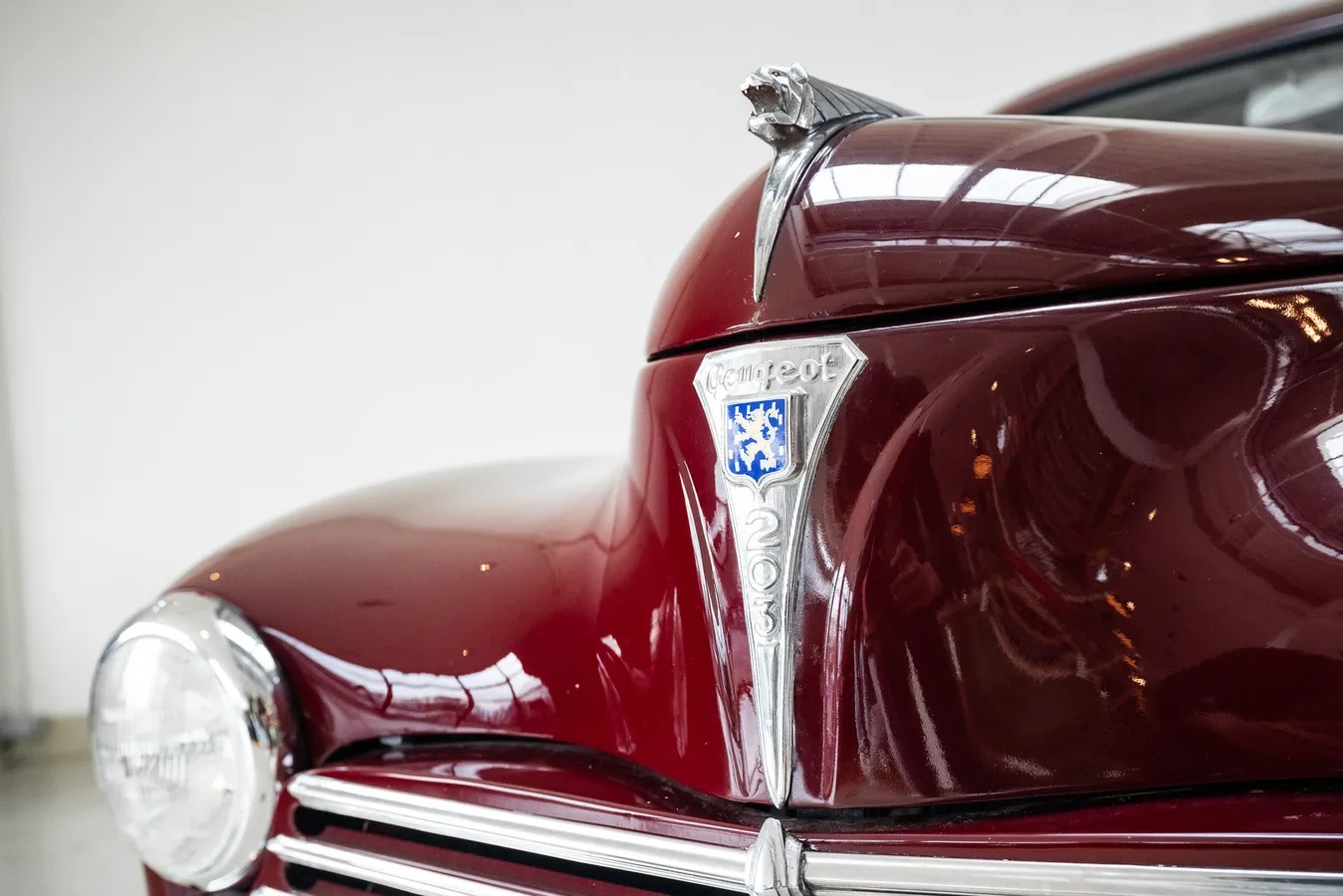 Peugeot-203-1954-Bordeaux-Grey-Tweed