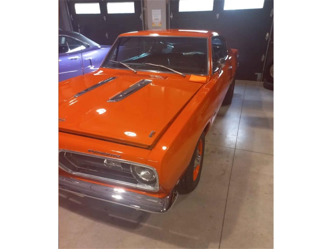 Plymouth-Barracuda-1968-Omaha-Orange-Black