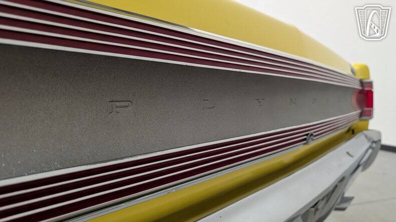 Plymouth-Gtx-1967-YellowBlack-Black