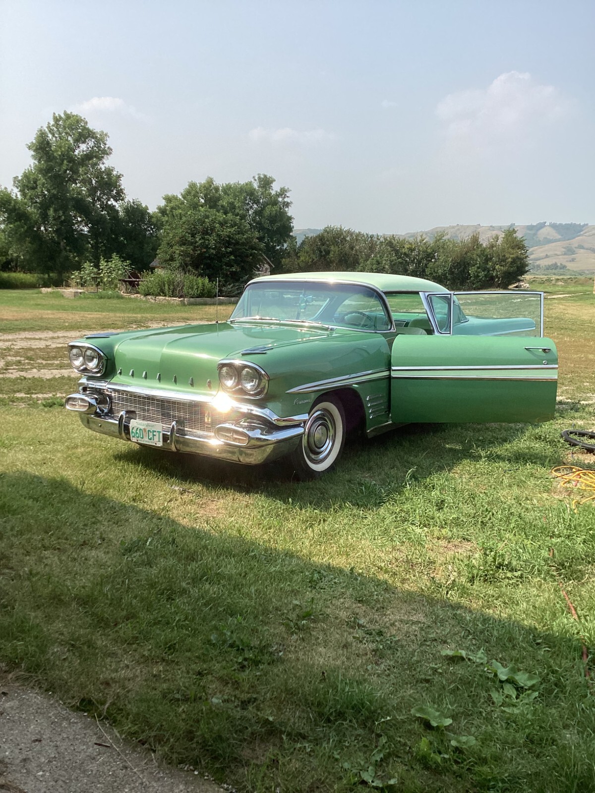 Pontiac-Parisienne-1958-2-door-sports-coup-LIME-GREEN