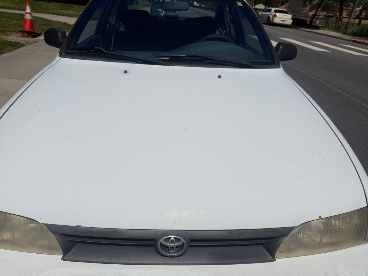 Toyota-Corolla-1996-white