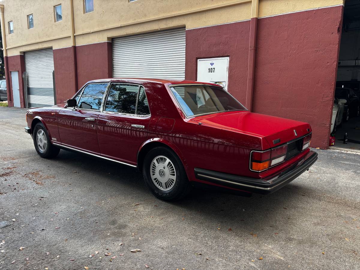 Bentley-Eight-1988-red