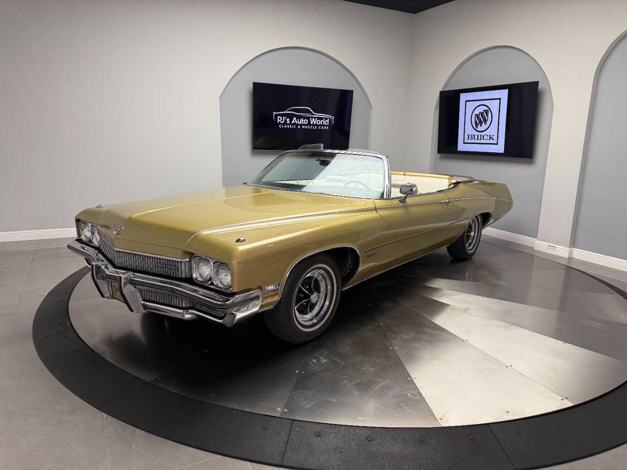 Buick-Centurion-1972-Gold-White