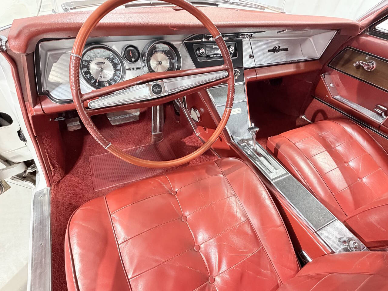 Buick-Riviera-1963-White-Red