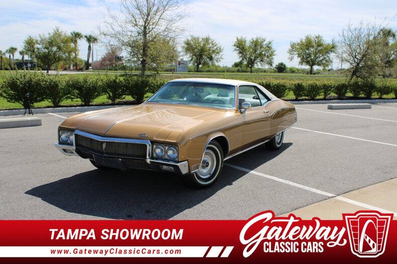 Buick-Riviera-1970-Gold
