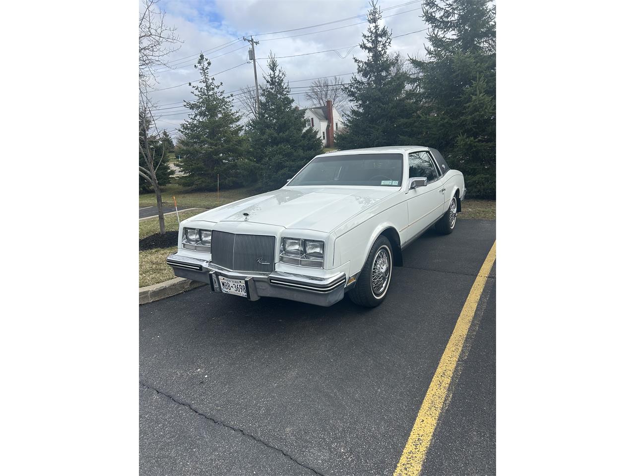 Buick-Riviera-1984-White-Blue