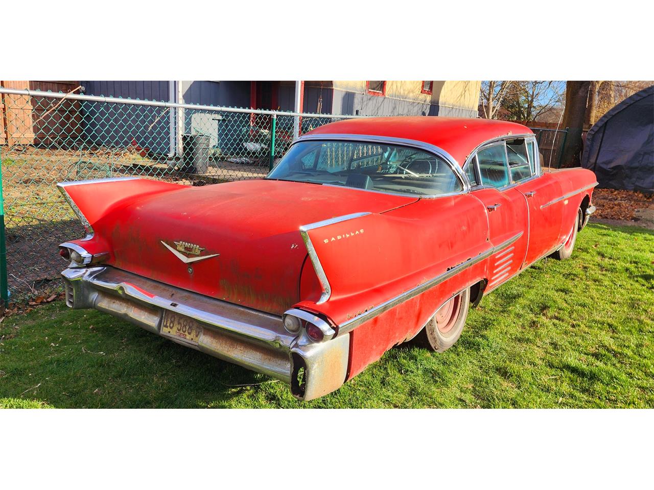 Cadillac-Sedan-deville-1958-Red-Green