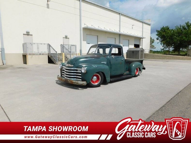 Chevrolet-3100-1950-Patina-Green-Tan