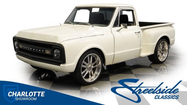 Chevrolet-C10-1970-White-Black
