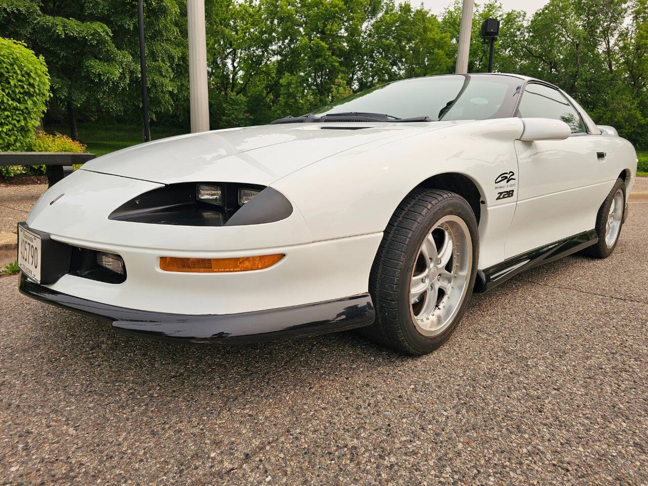 Chevrolet-Camaro-1995-White-Black