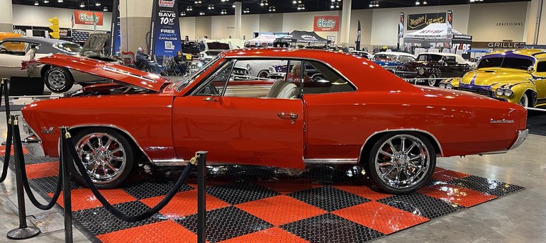 Chevrolet-Chevelle-1966-Viper-Red-White