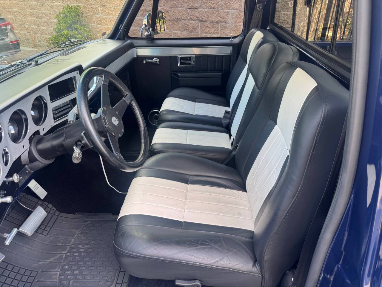 Chevrolet-Ck-10-series-1984-Blue-Black